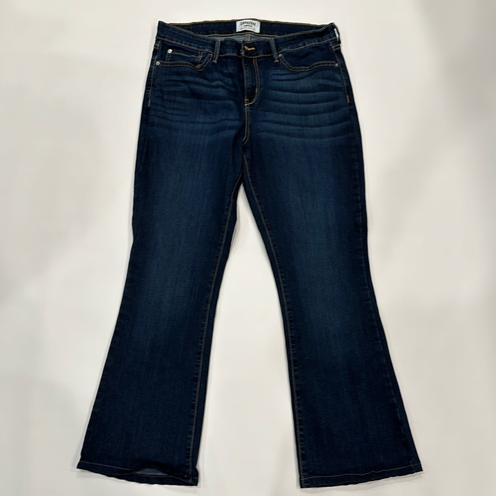 Denizen mid-rise bootcut jeans - size 14M